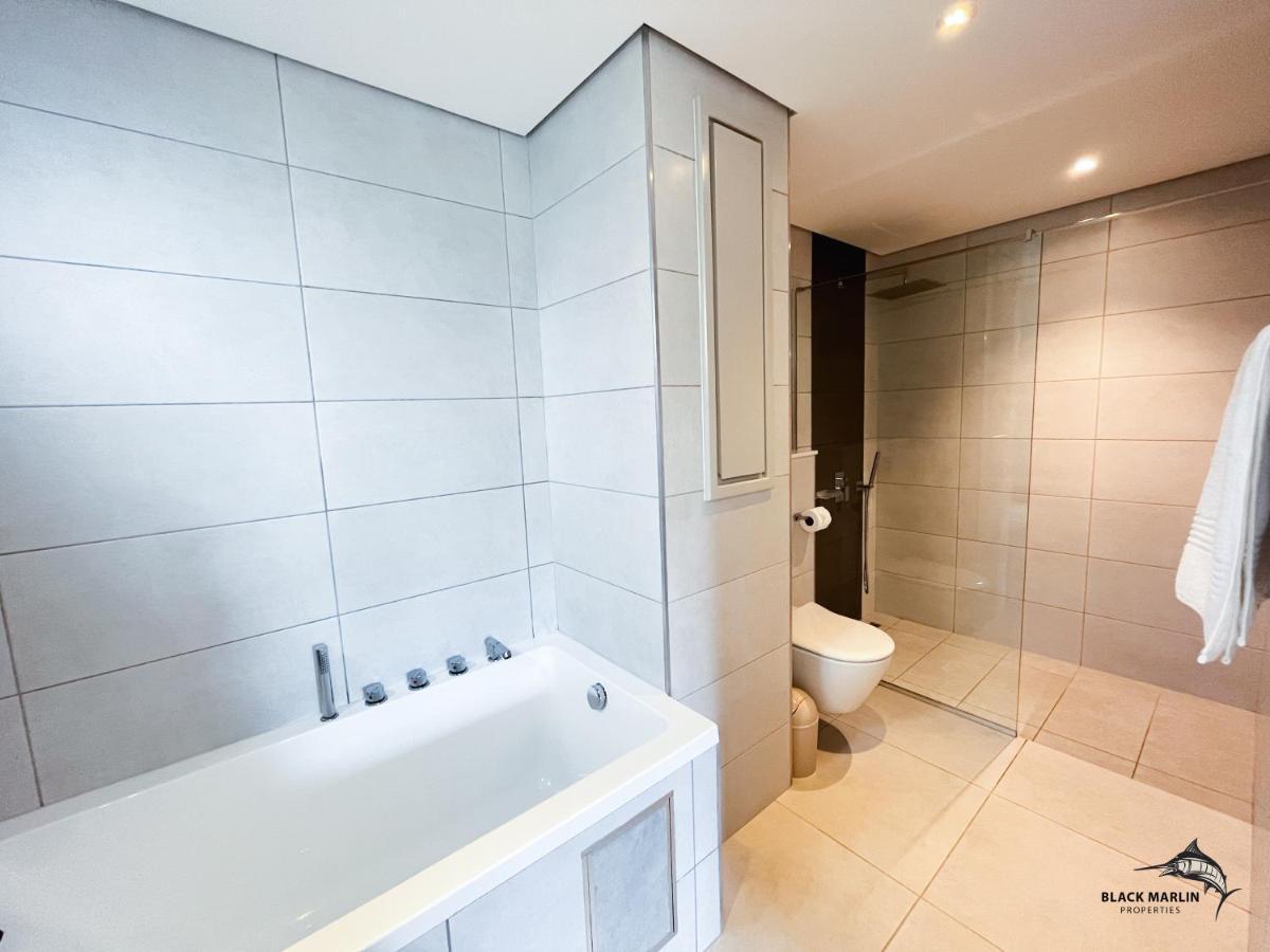 Black Marlin Apartments Pereybere Beach ภายนอก รูปภาพ