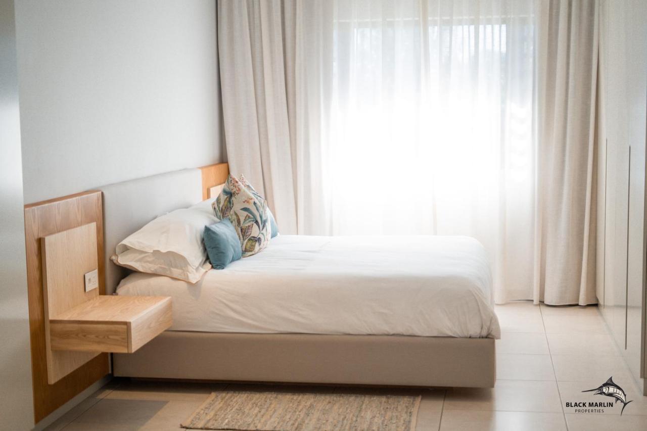 Black Marlin Apartments Pereybere Beach ภายนอก รูปภาพ