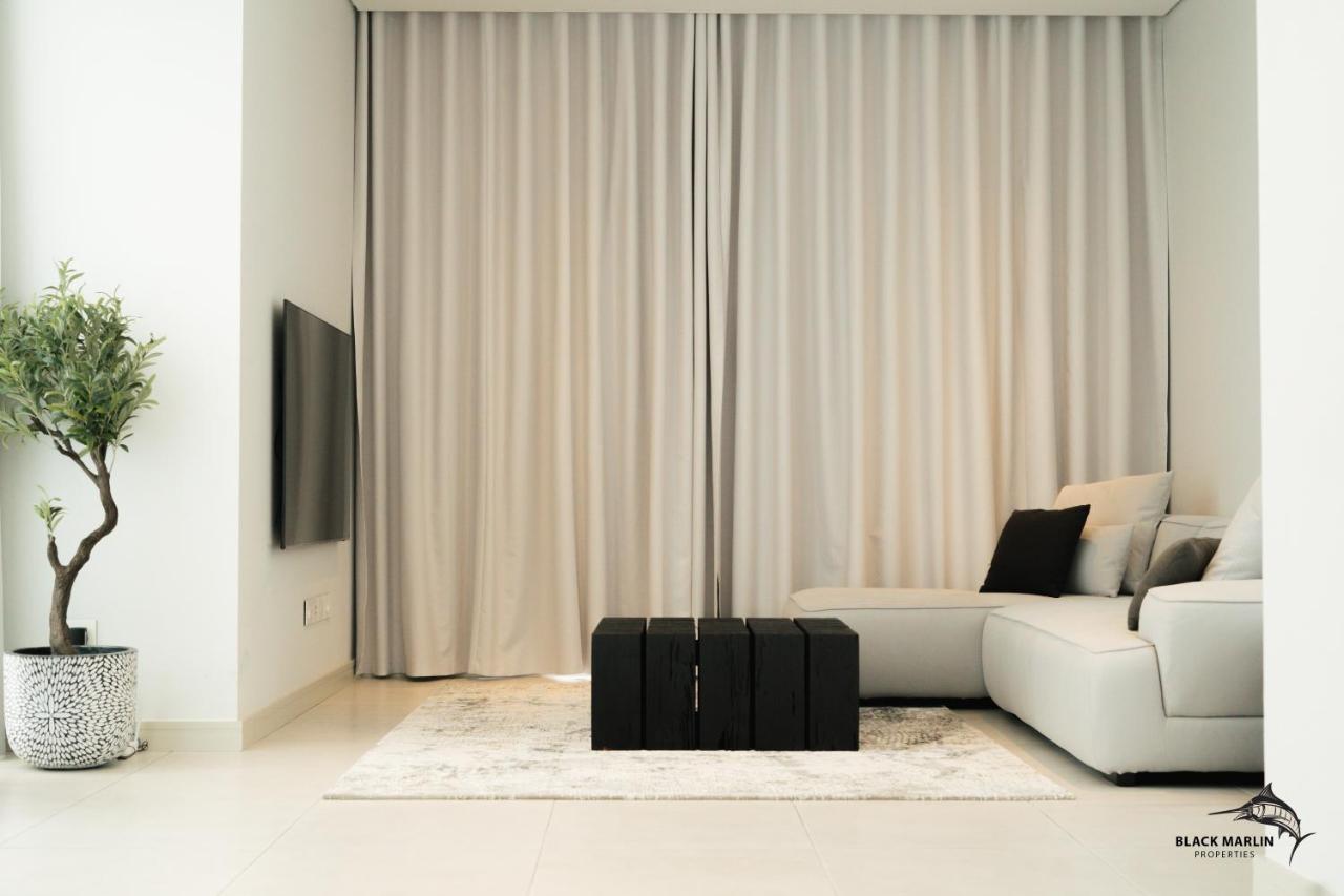 Black Marlin Apartments Pereybere Beach ภายนอก รูปภาพ