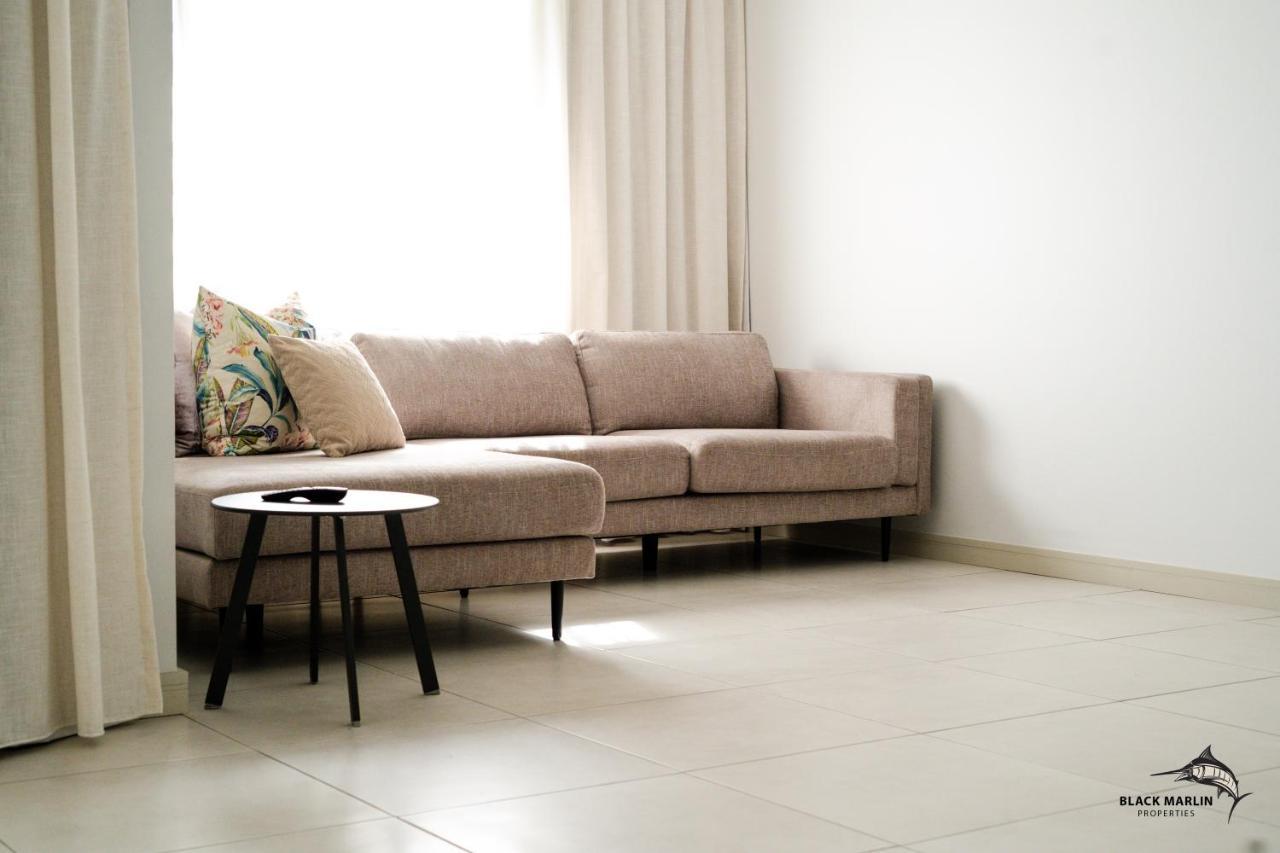 Black Marlin Apartments Pereybere Beach ภายนอก รูปภาพ