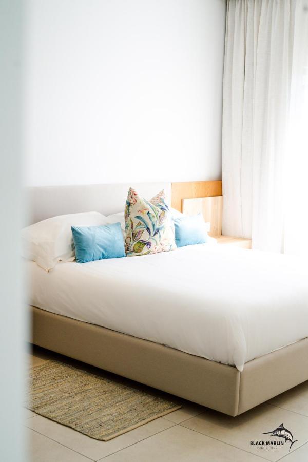 Black Marlin Apartments Pereybere Beach ภายนอก รูปภาพ
