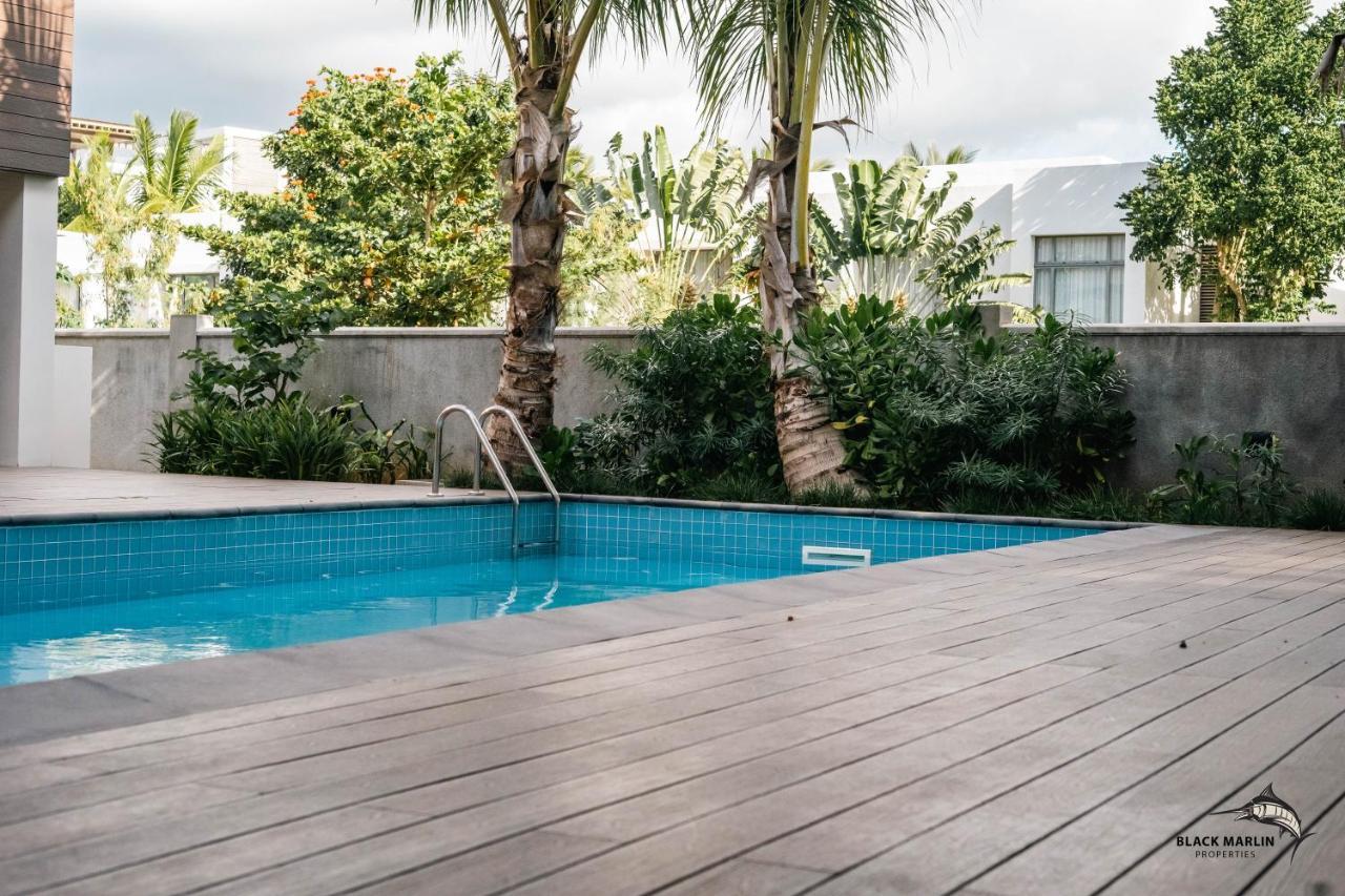 Black Marlin Apartments Pereybere Beach ภายนอก รูปภาพ