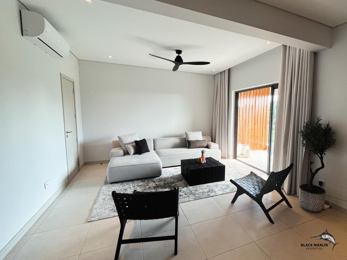 Black Marlin Apartments Pereybere Beach ภายนอก รูปภาพ