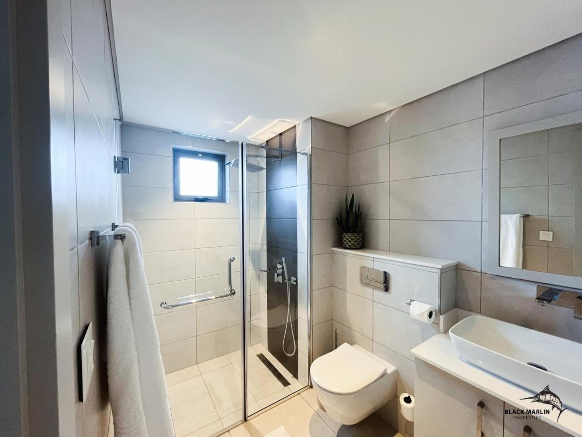 Black Marlin Apartments Pereybere Beach ภายนอก รูปภาพ