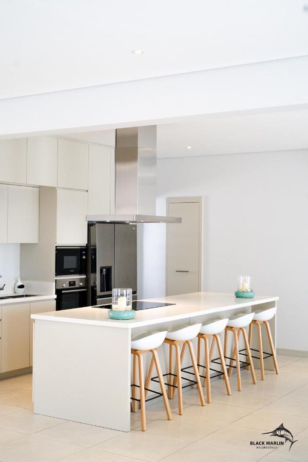 Black Marlin Apartments Pereybere Beach ภายนอก รูปภาพ