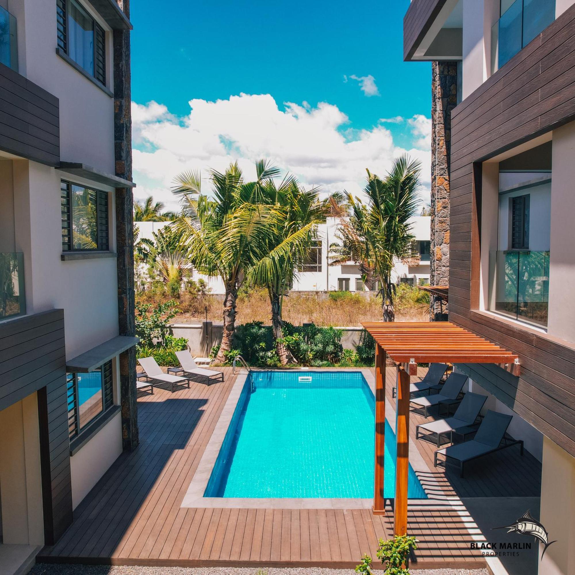 Black Marlin Apartments Pereybere Beach ภายนอก รูปภาพ