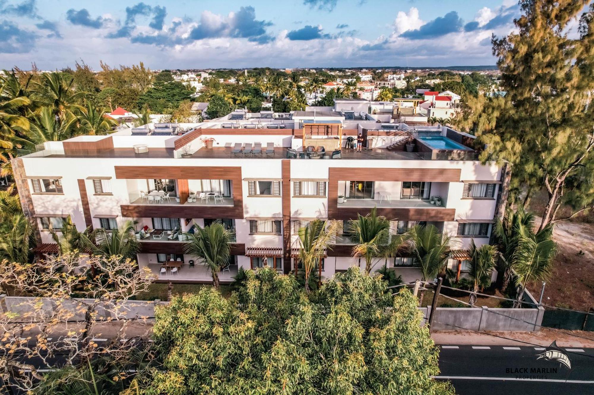 Black Marlin Apartments Pereybere Beach ภายนอก รูปภาพ
