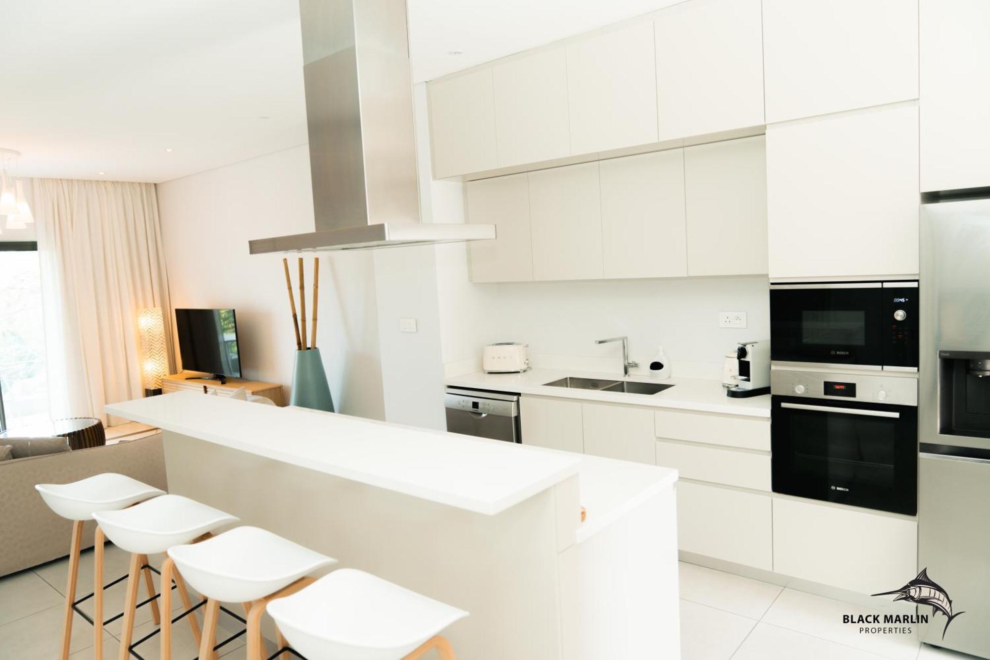 Black Marlin Apartments Pereybere Beach ภายนอก รูปภาพ