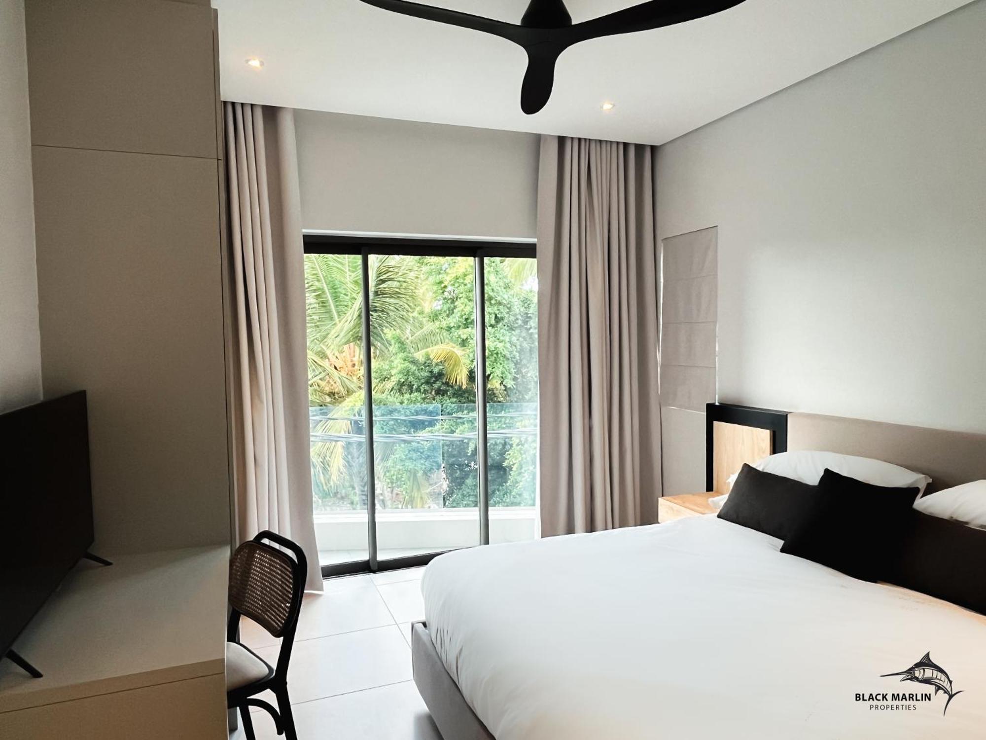 Black Marlin Apartments Pereybere Beach ภายนอก รูปภาพ